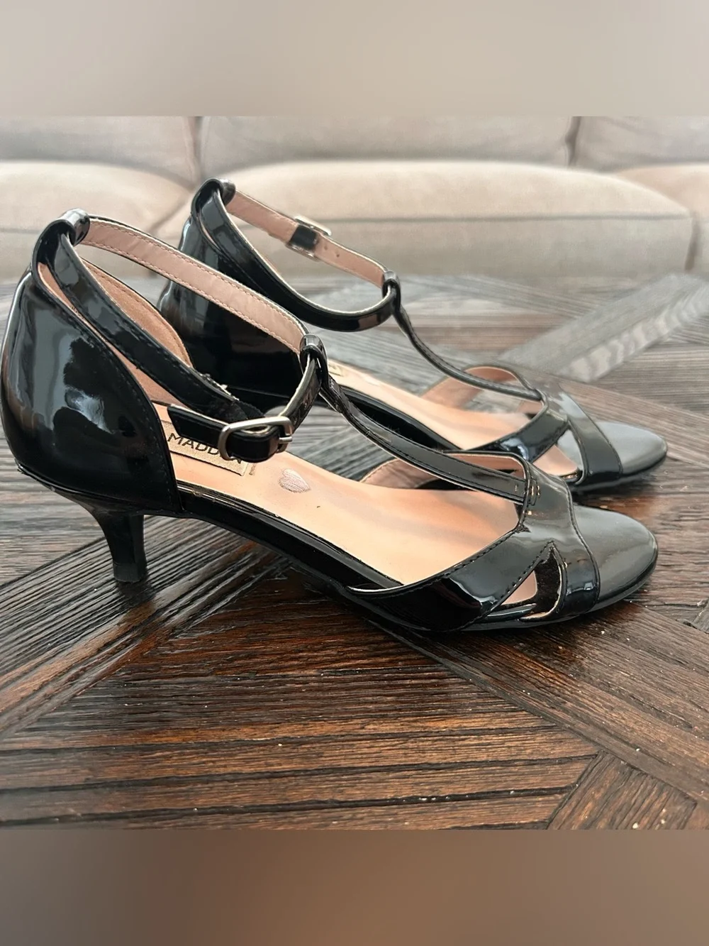 Steve Madden Jorincess Black Patent T-Strap Kitten Heels Size 3 Youth